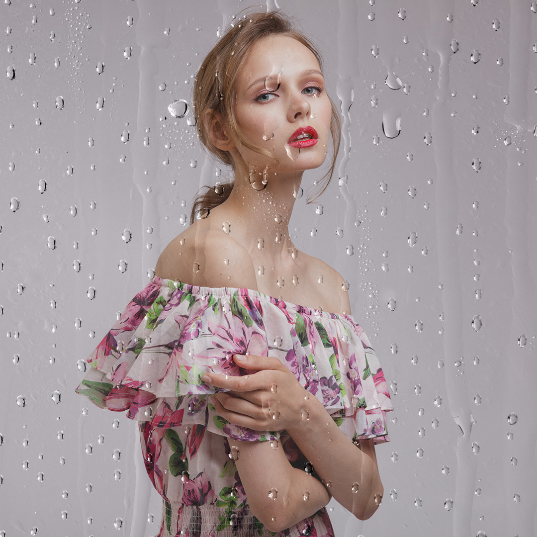 Girl under rain drops🌧️